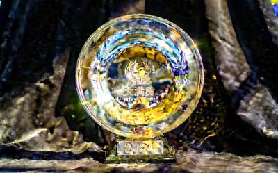 网球大满贯奖杯在灯光下熠熠生辉