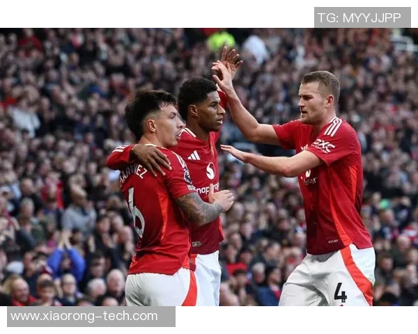 足球明星骑三轮车引发热议究竟是哪位球员成为大家讨论的焦点